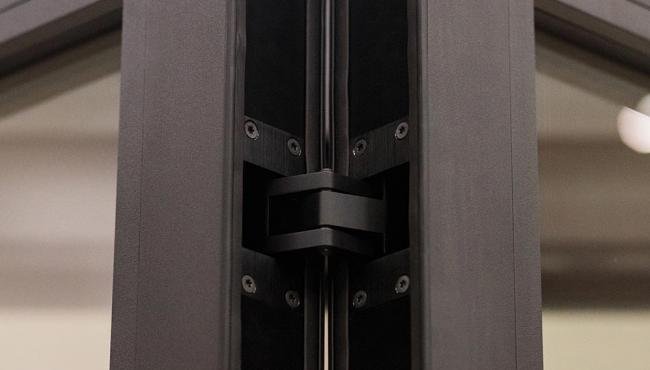 Centor concealed hinge