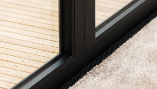 Centor 400 Series Doors with aluminum finish